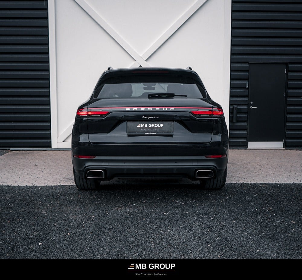 Gul Porsche Cayenne fra 2019
