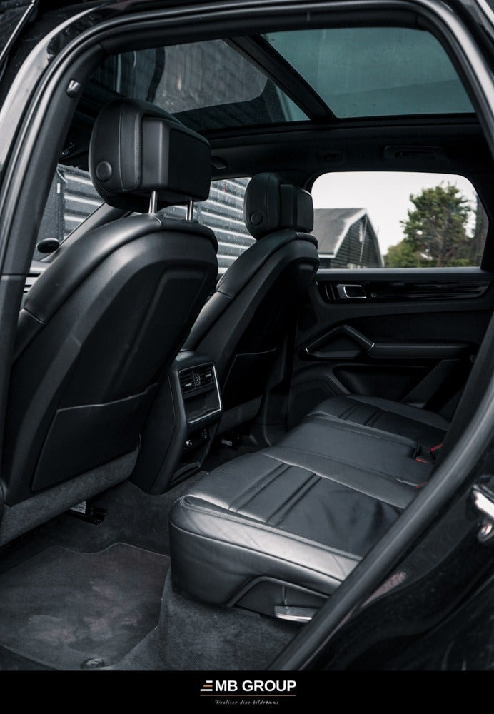 Gul Porsche Cayenne fra 2019