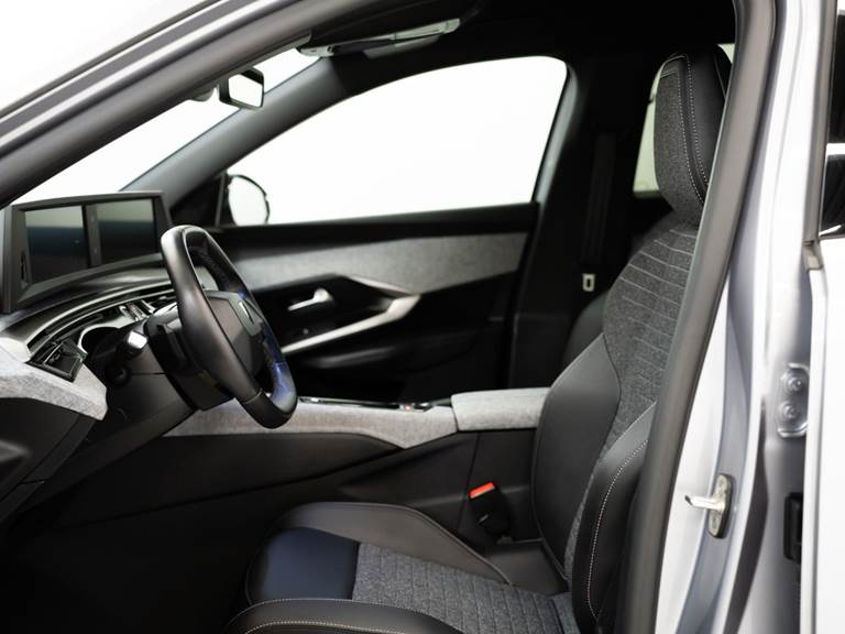 Peugeot e-5008 77 GT 7prs
