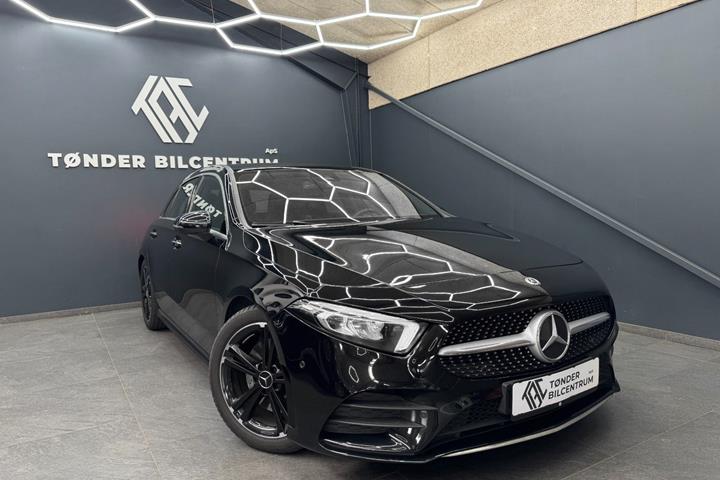 Sort Mercedes A220 d fra 2020 set udefra