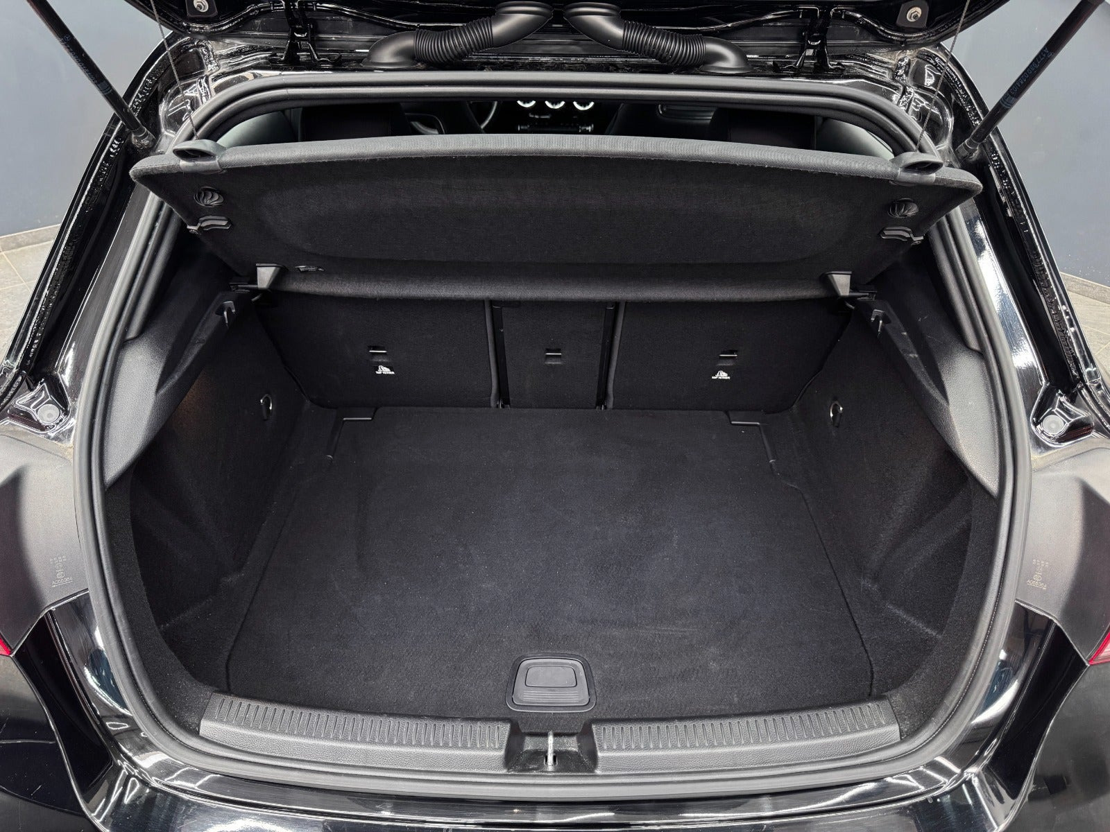 Sort Mercedes A220 d fra 2020