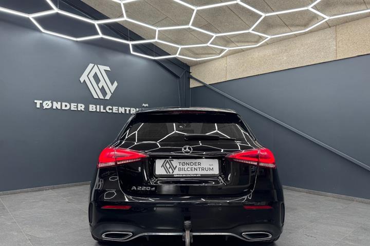 Sort Mercedes A220 d fra 2020