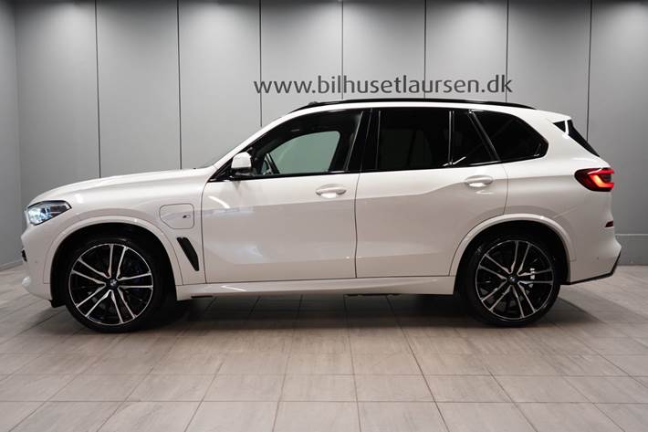 Hvid BMW X5 fra 2021