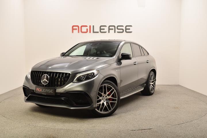 Grå Mercedes GLE63 fra 2017 set udefra