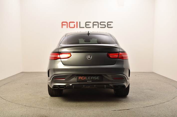 Grå Mercedes GLE63 fra 2017