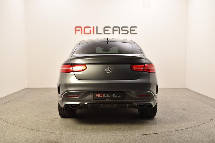Grå Mercedes GLE63 fra 2017