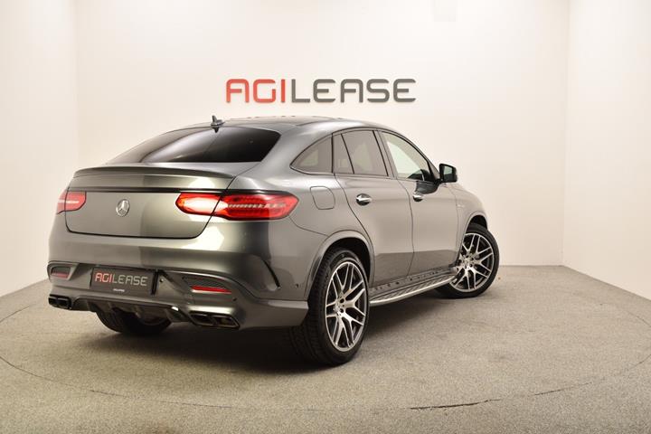 Grå Mercedes GLE63 fra 2017