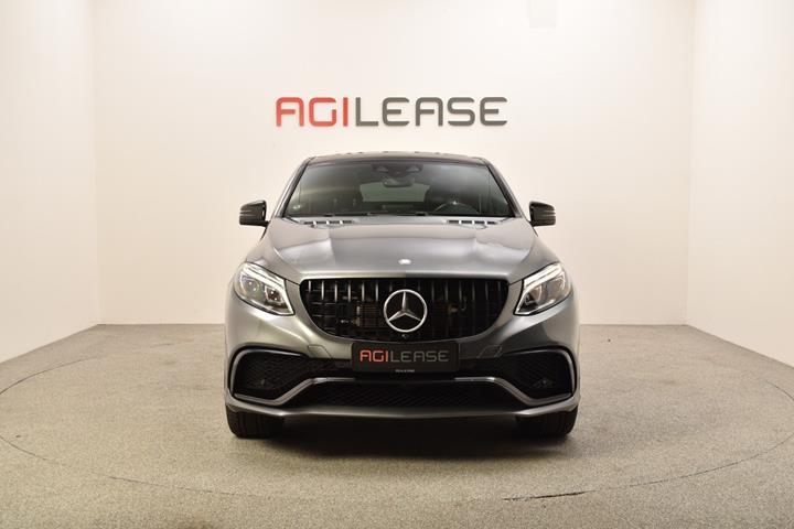 Grå Mercedes GLE63 fra 2017