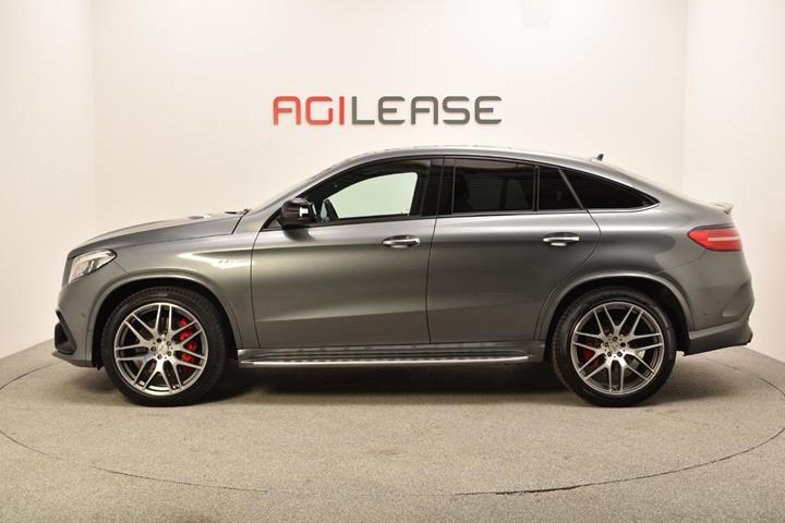 Grå Mercedes GLE63 fra 2017