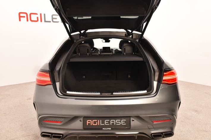 Grå Mercedes GLE63 fra 2017
