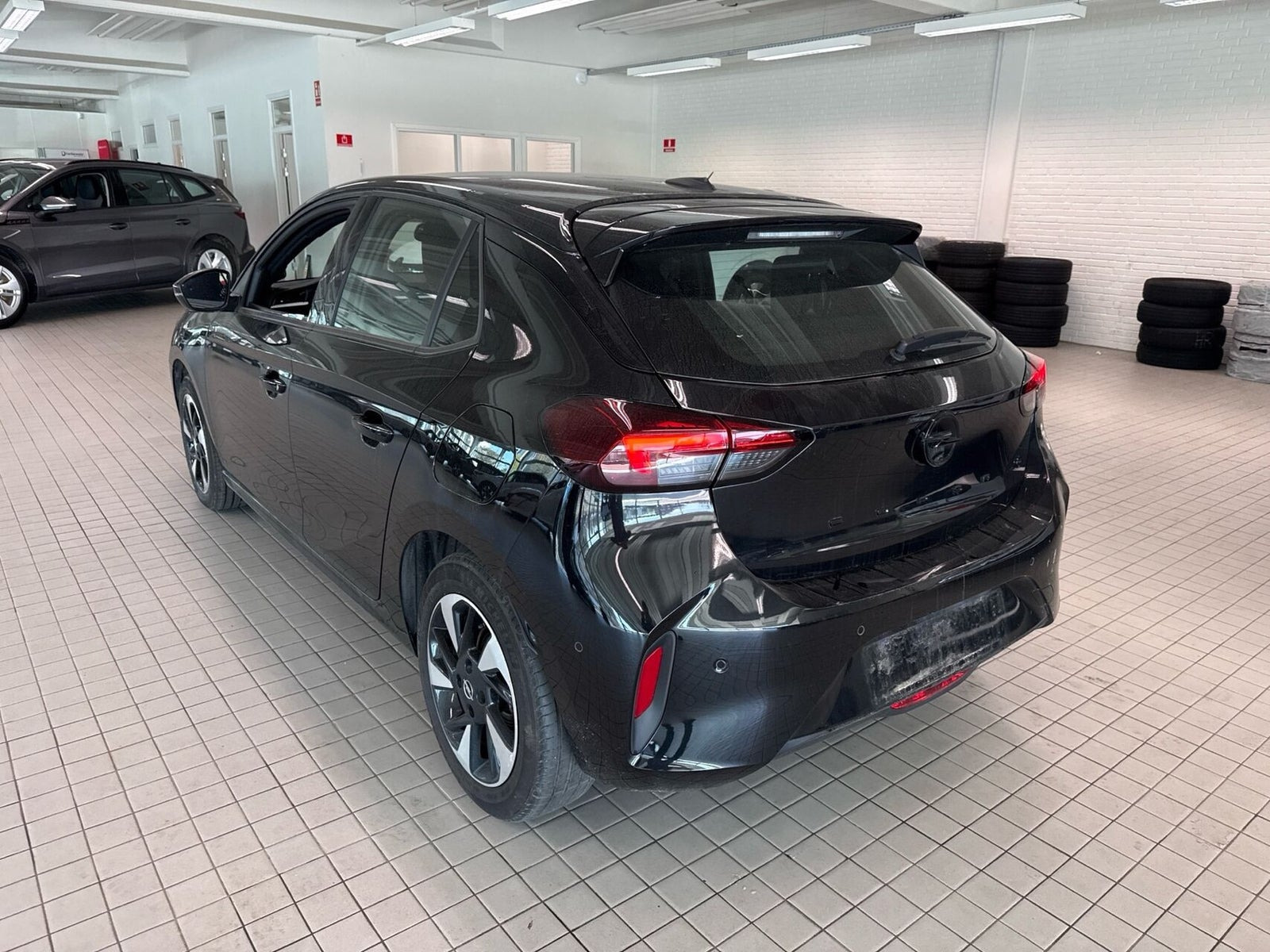 Sort Opel Corsa-e fra 2024