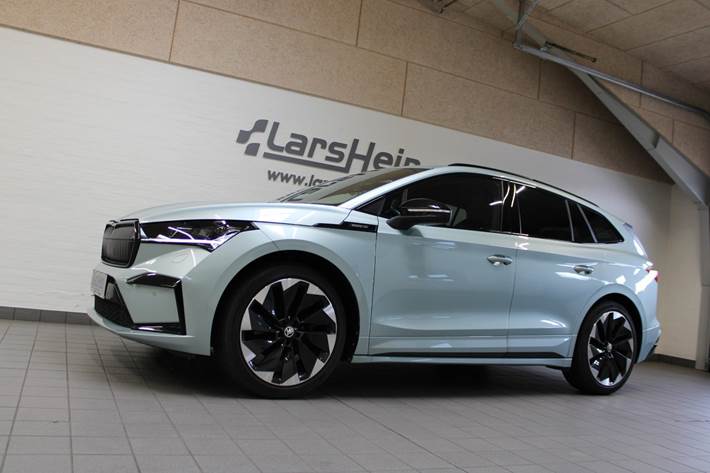 Sort Skoda Enyaq fra 2023