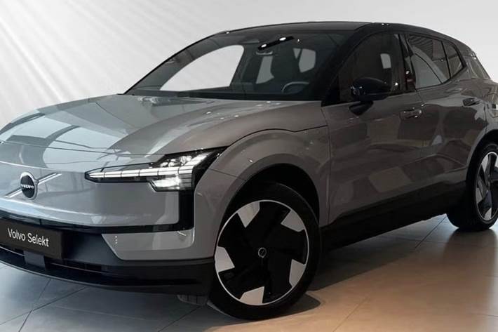 Grå Volvo EX30 fra 2024