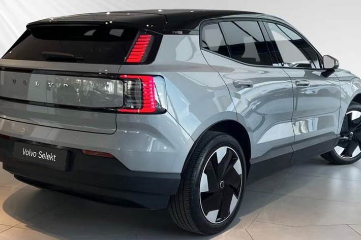 Grå Volvo EX30 fra 2024