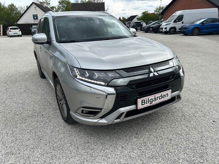 Mitsubishi Outlander 2,4 PHEV Intense CVT 4WD