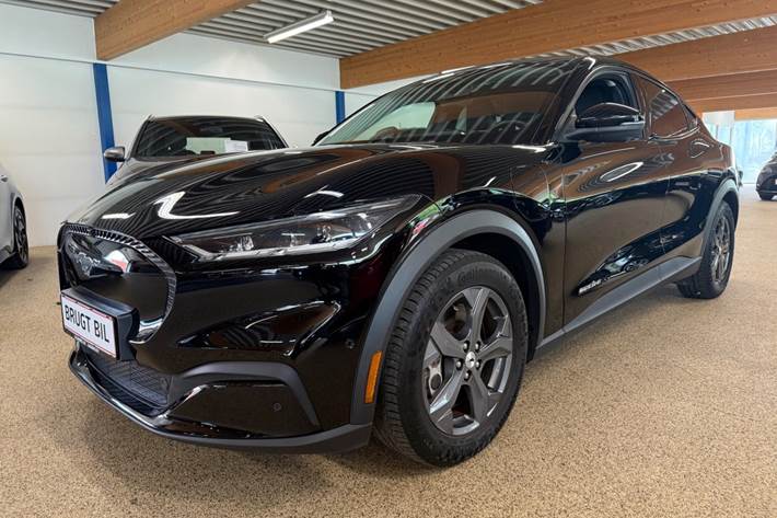 Sort Ford Mustang Mach-E fra 2021 set udefra