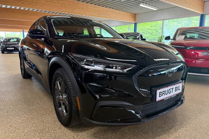 Sort Ford Mustang Mach-E fra 2021