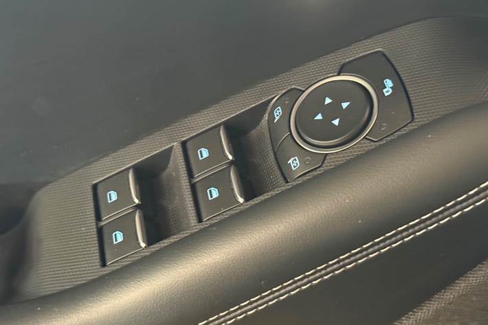 Sort Ford Mustang Mach-E fra 2021
