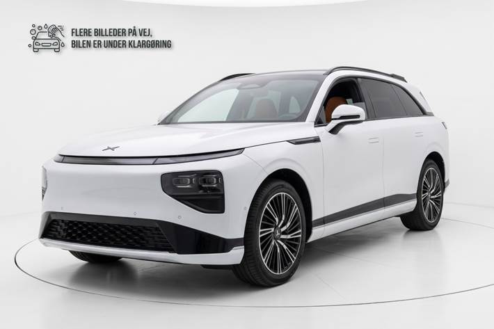 Hvid Xpeng G9 fra 2023