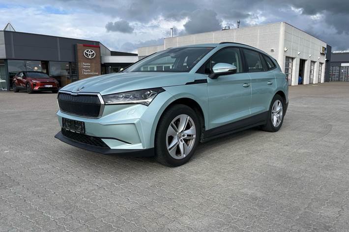 Grå Skoda Enyaq fra 2021