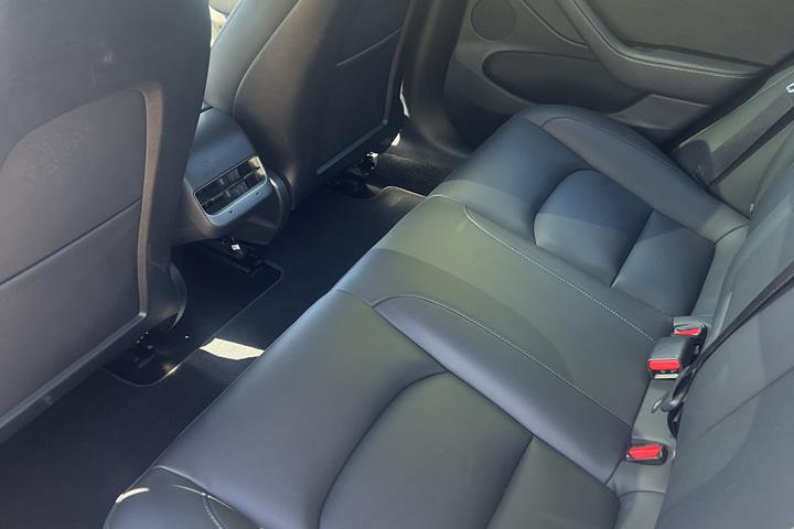 Sort Tesla Model 3 fra 2021