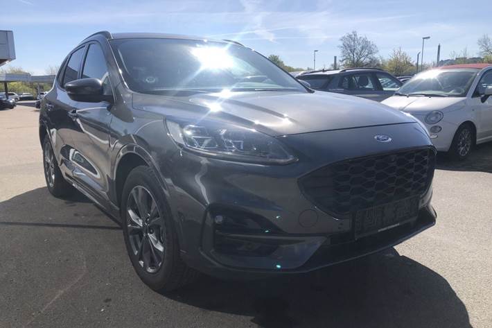 Grå Ford Kuga fra 2020