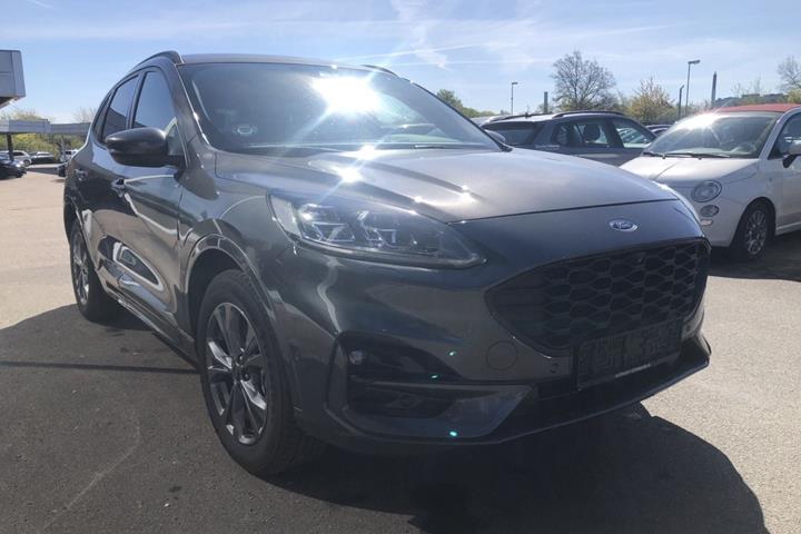 Grå Ford Kuga fra 2020