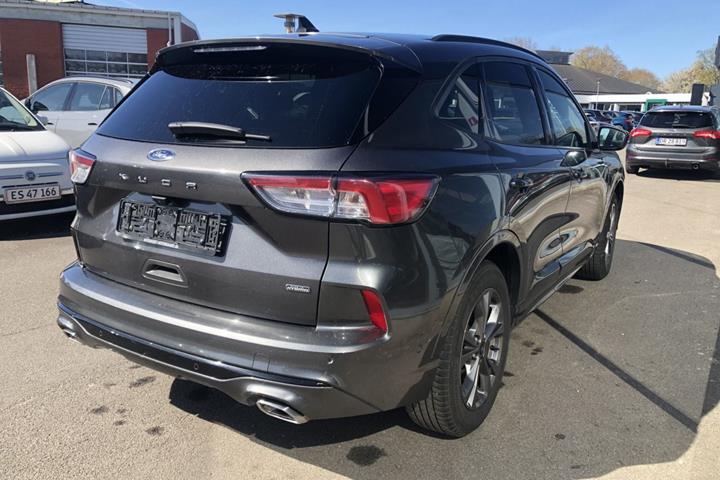 Grå Ford Kuga fra 2020