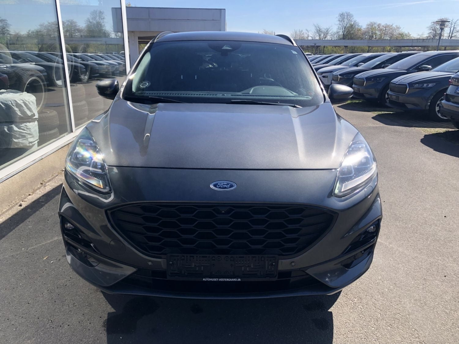 Grå Ford Kuga fra 2020