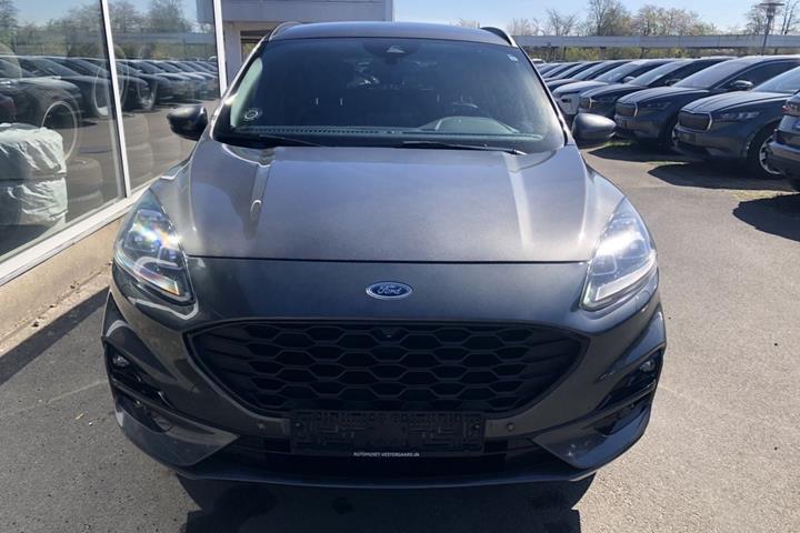 Grå Ford Kuga fra 2020