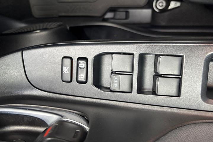 Blå Toyota Yaris fra 2020