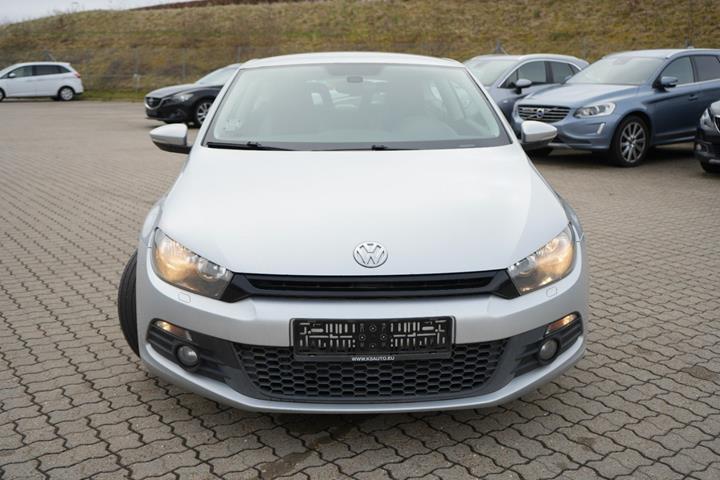 Sølv VW Scirocco fra 2011