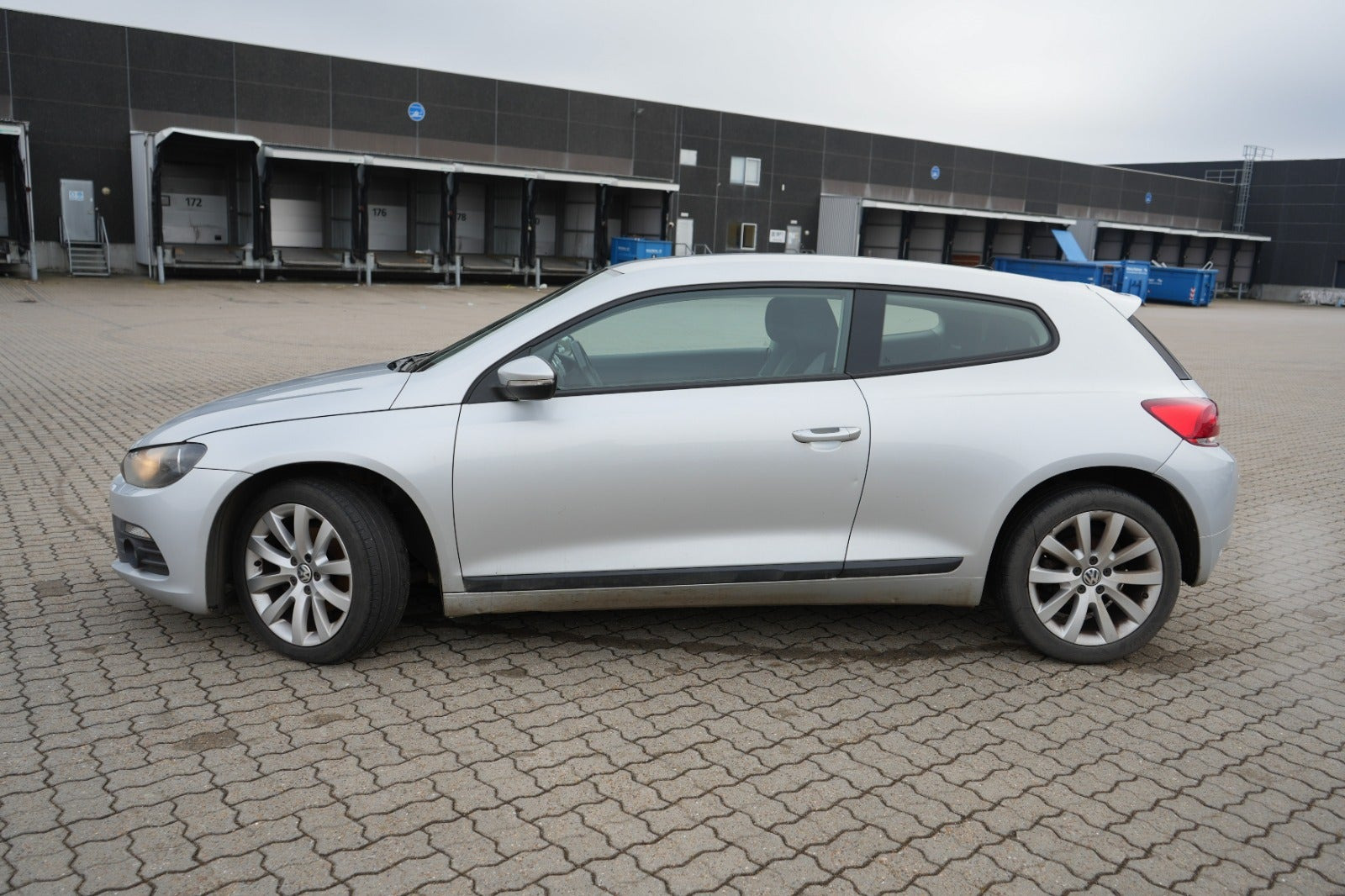 Sølv VW Scirocco fra 2011