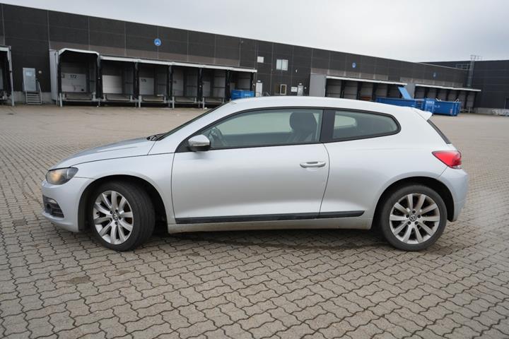 Sølv VW Scirocco fra 2011