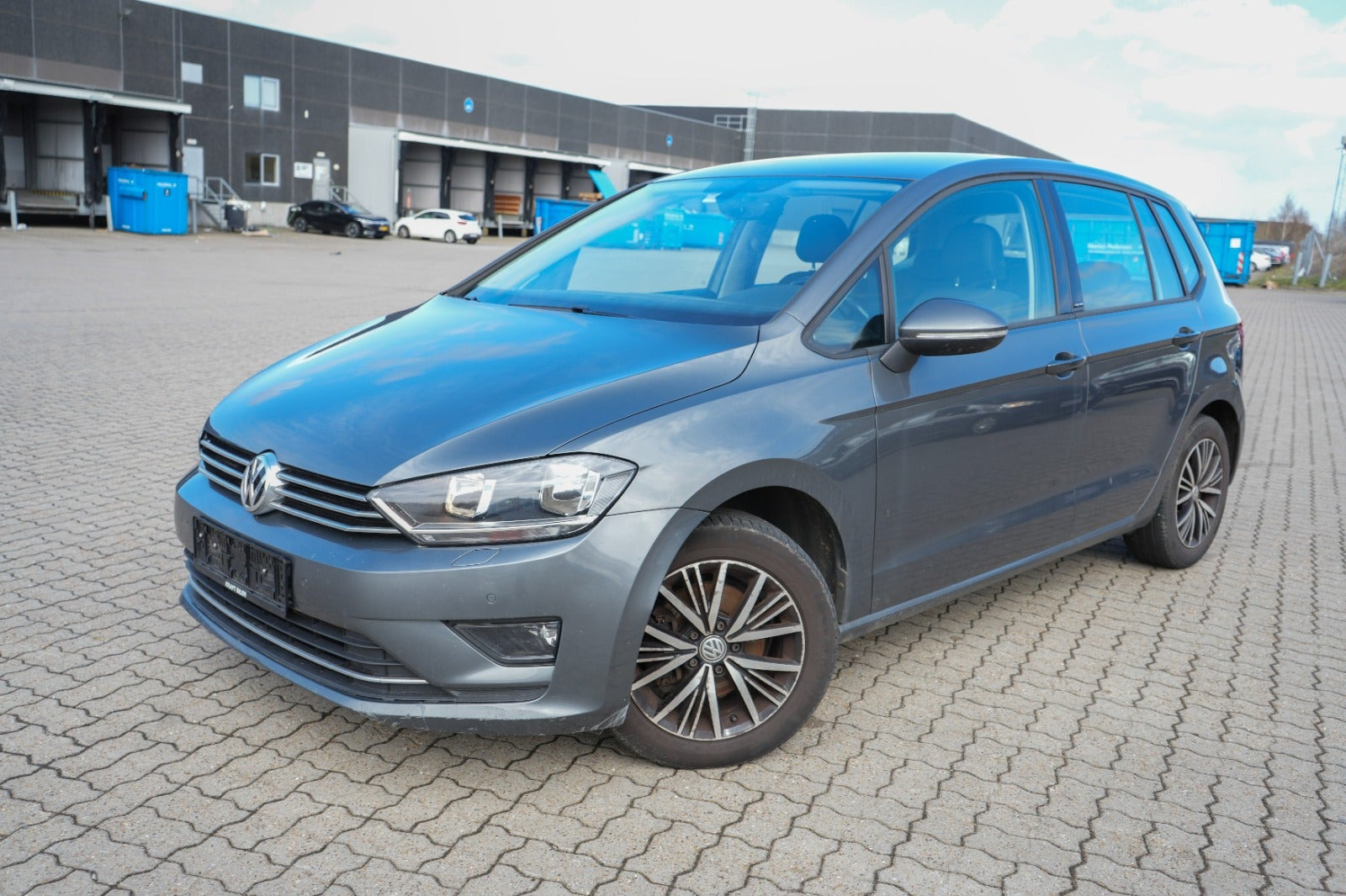 Grå VW Golf Sportsvan fra 2017