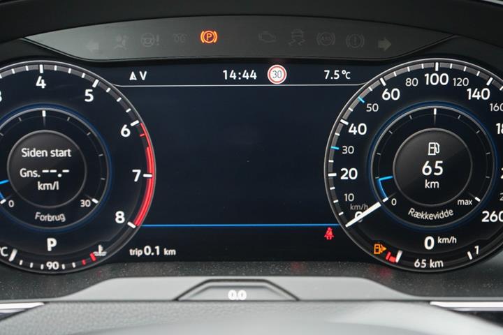 Sølv VW Passat fra 2018