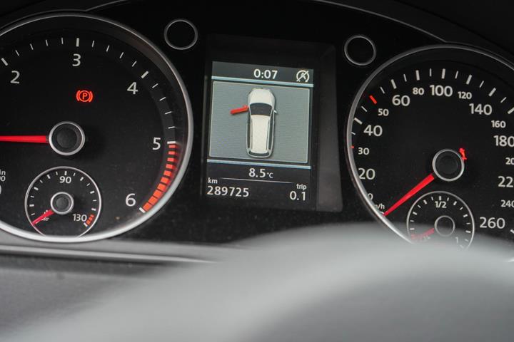 Blå VW Passat fra 2011