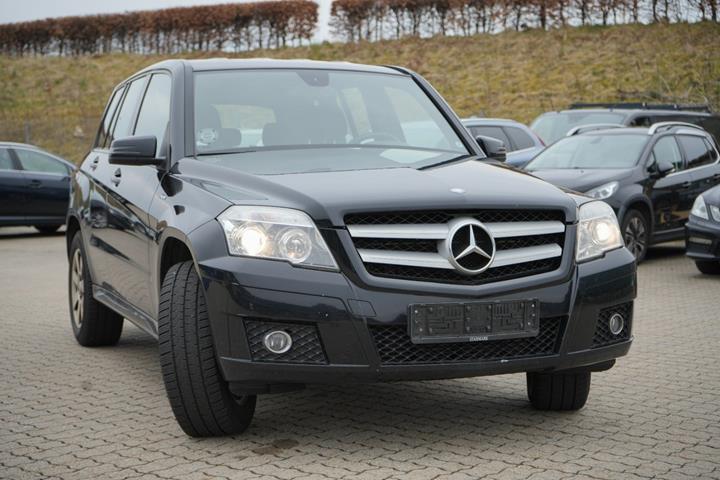 Sort Mercedes GLK250 fra 2012 set udefra