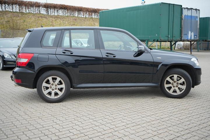 Sort Mercedes GLK250 fra 2012 set udefra
