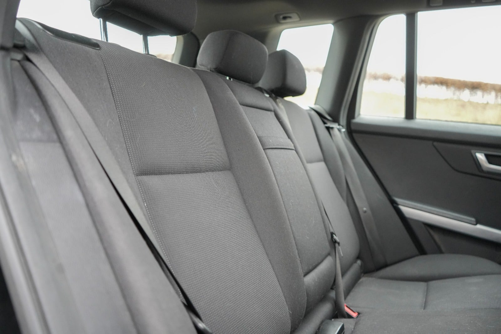 Sort Mercedes GLK250 fra 2012 set indefra