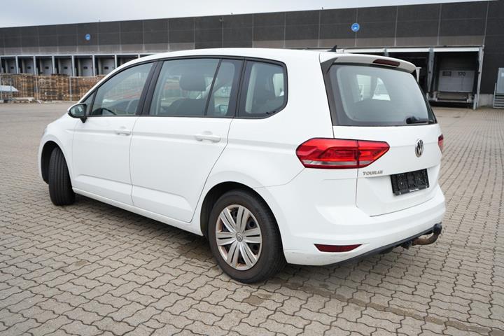 Hvid VW Touran fra 2018