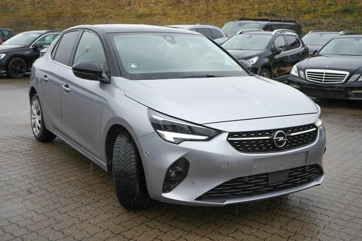 Sølv Opel Corsa fra 2021 set udefra