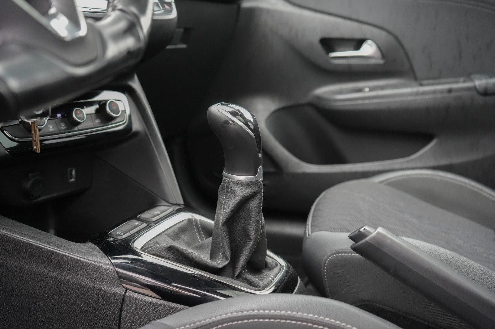 Sølv Opel Corsa fra 2021