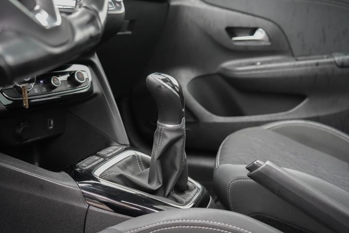 Sølv Opel Corsa fra 2021