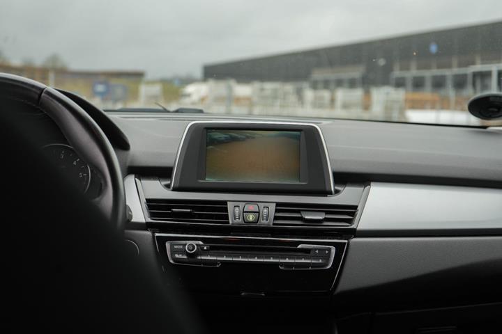 Hvid BMW 218d fra 2015