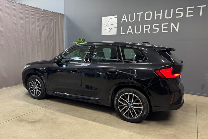 Sort BMW iX1 fra 2023