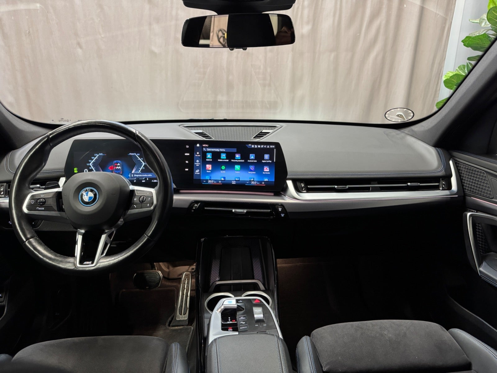 Sort BMW iX1 fra 2023