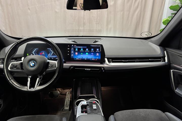 Sort BMW iX1 fra 2023