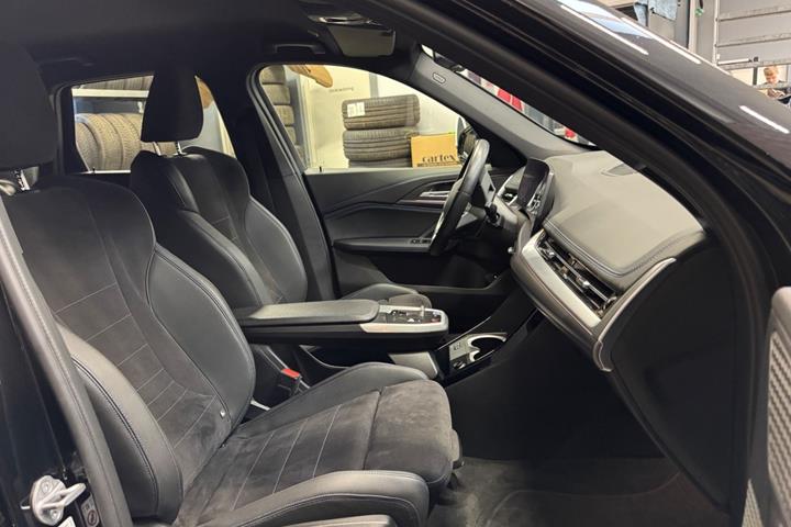 Sort BMW iX1 fra 2023
