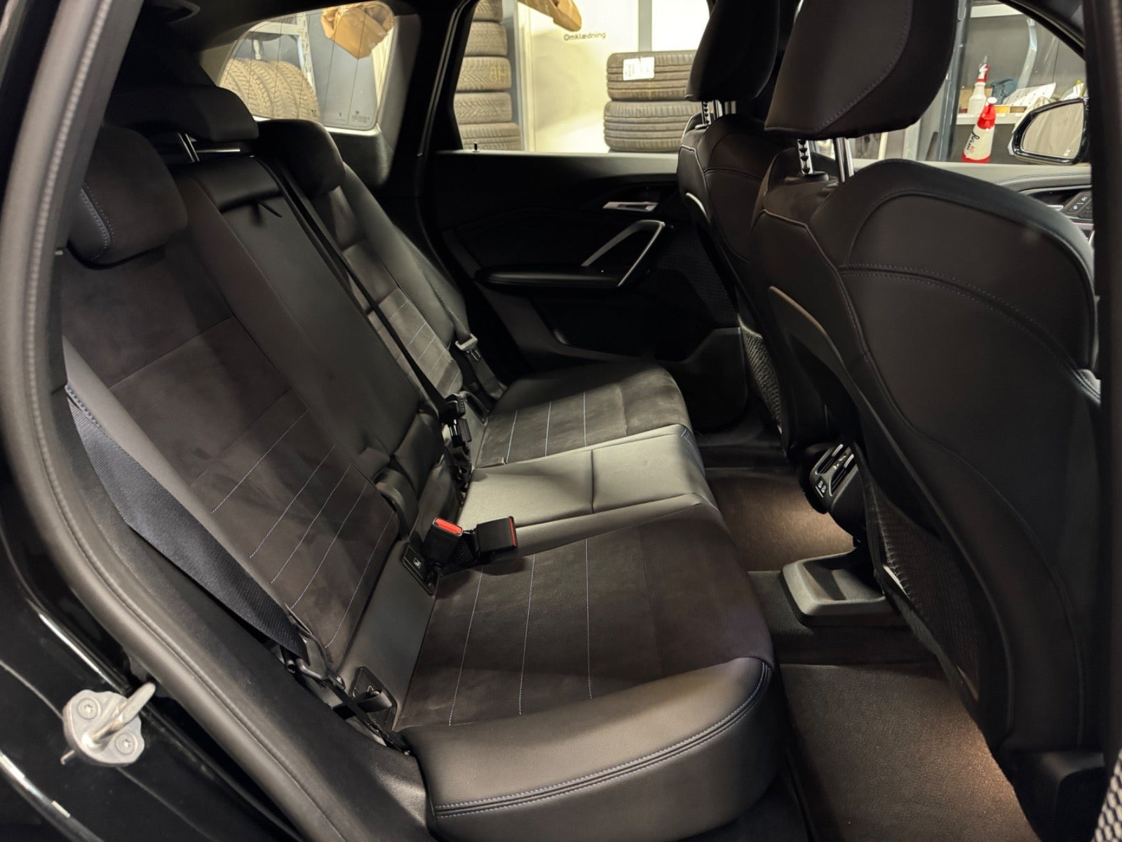 Sort BMW iX1 fra 2023